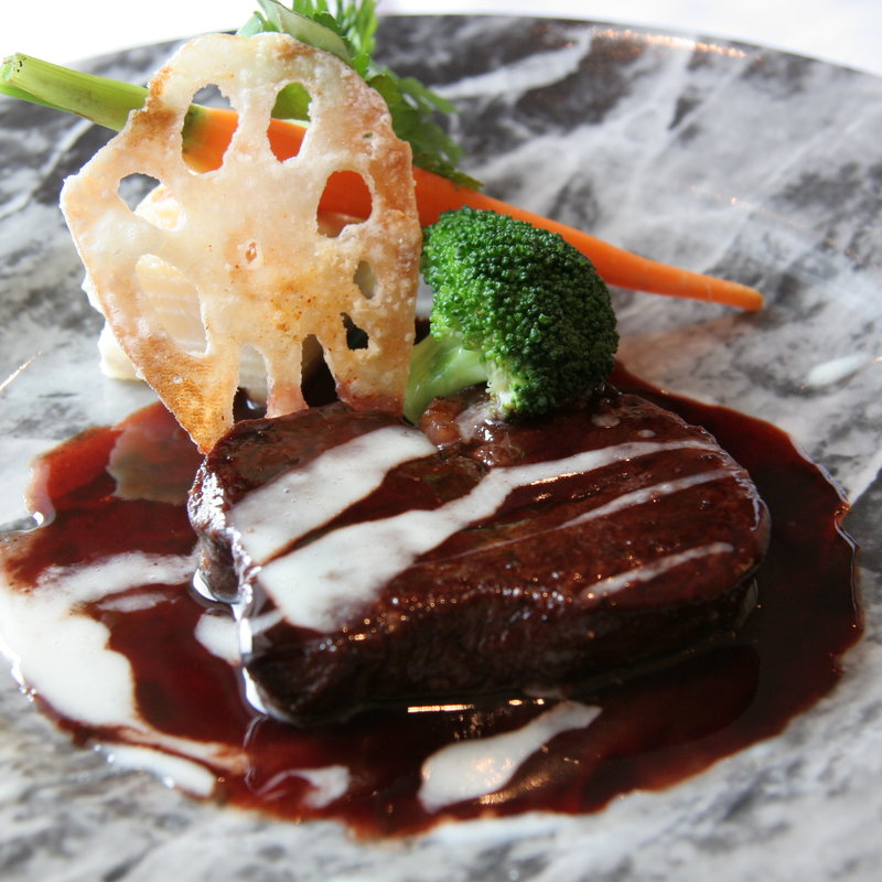 牛タンの赤ワイン煮込み(レストラン アラスカ 大阪本店 )