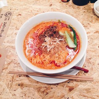 担々麺(ごまる )