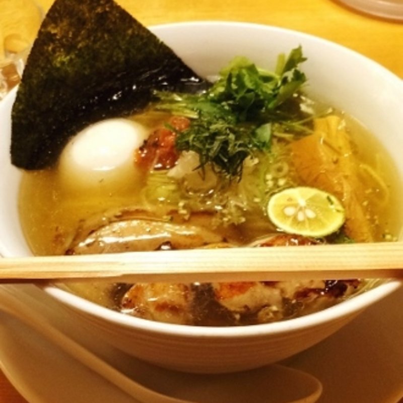 贅沢のせ鶏塩らー麺(りょう花 大阪梅田店)