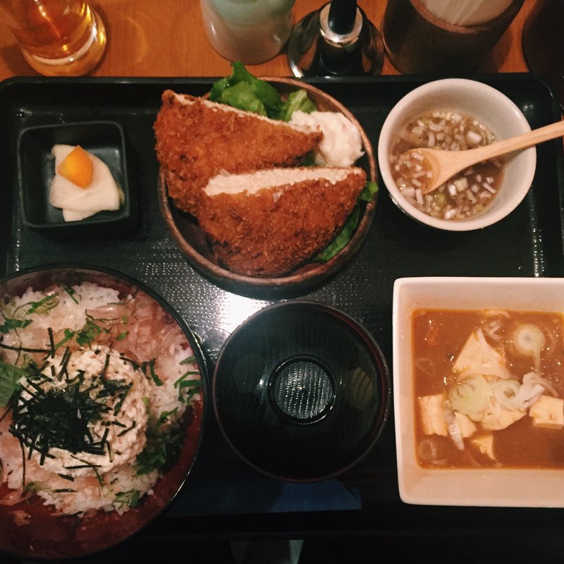 具だくさん味噌煮込みとメンチカツ(とうふ創菜 Dining 蒼)