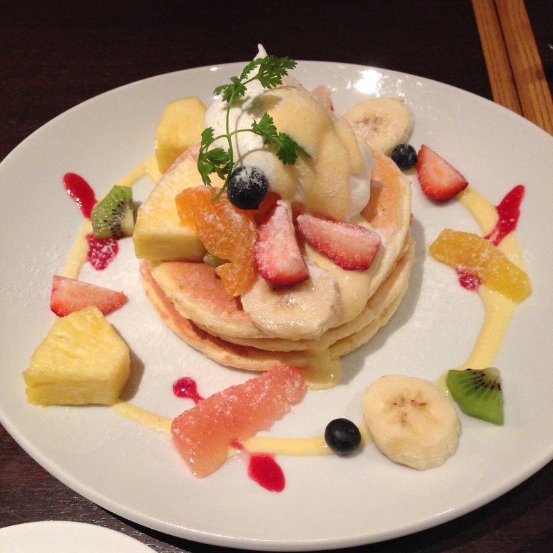 季節のフルーツのパンケーキ(エムジー （mg.）)