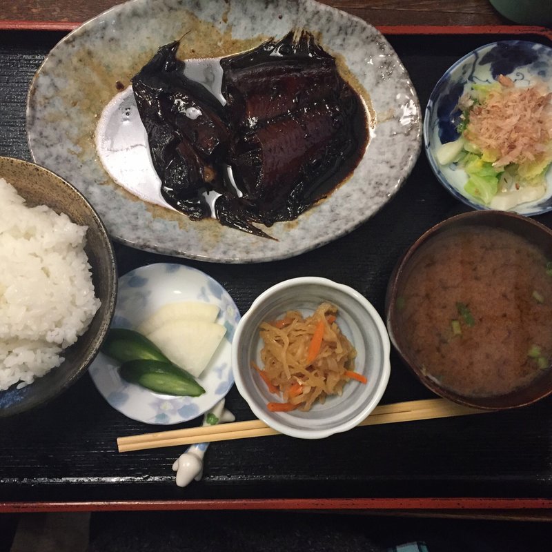 カレイの煮付け定食(志乃ぶ （しのぶ）)