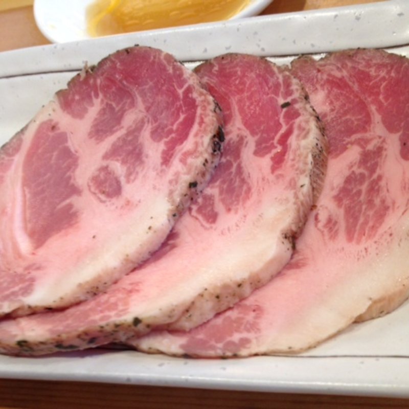 半生チャーシュー(麺堂 HOME)