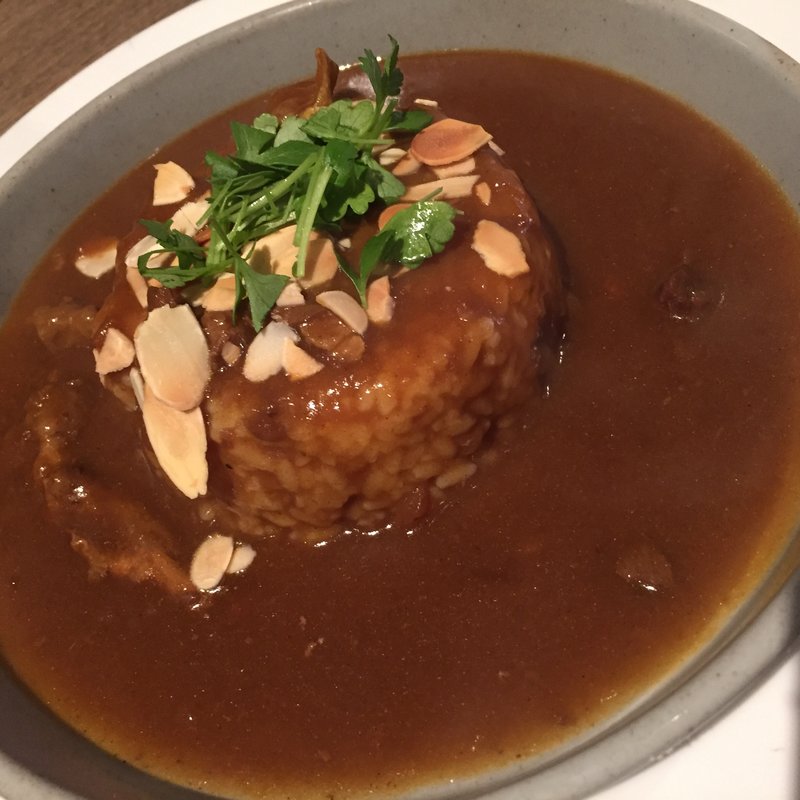 牛すじ煮込みカレー(カフェ＆スイーツ TABLES Coffee Bakery&Diner 南堀江店)