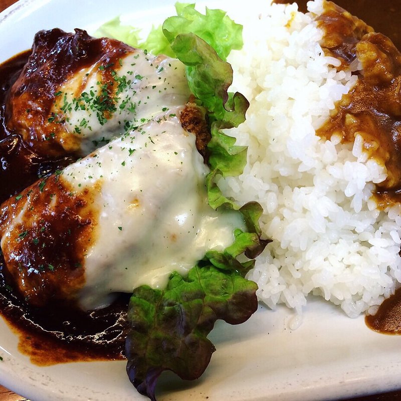 とろけるチーズメンチカツカレーライス(カレー専門店 パピー 上野毛店)