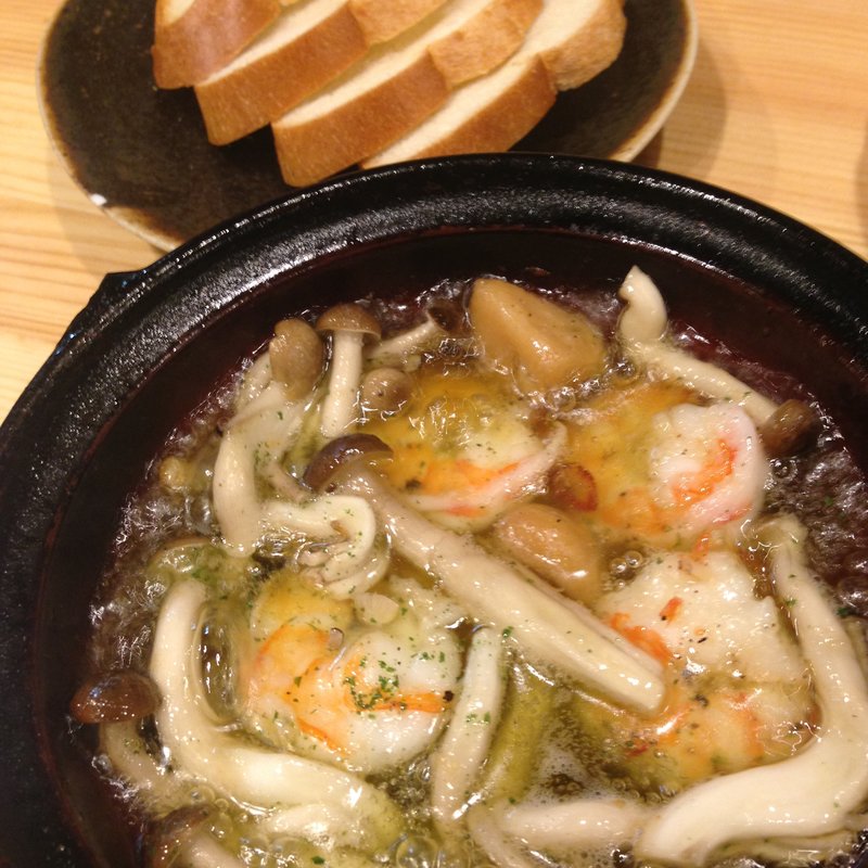 海老のアヒージョ(いなせや )