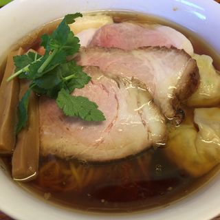 醤油チャーシューワンタン麺(らぁ麺屋 飯田商店)