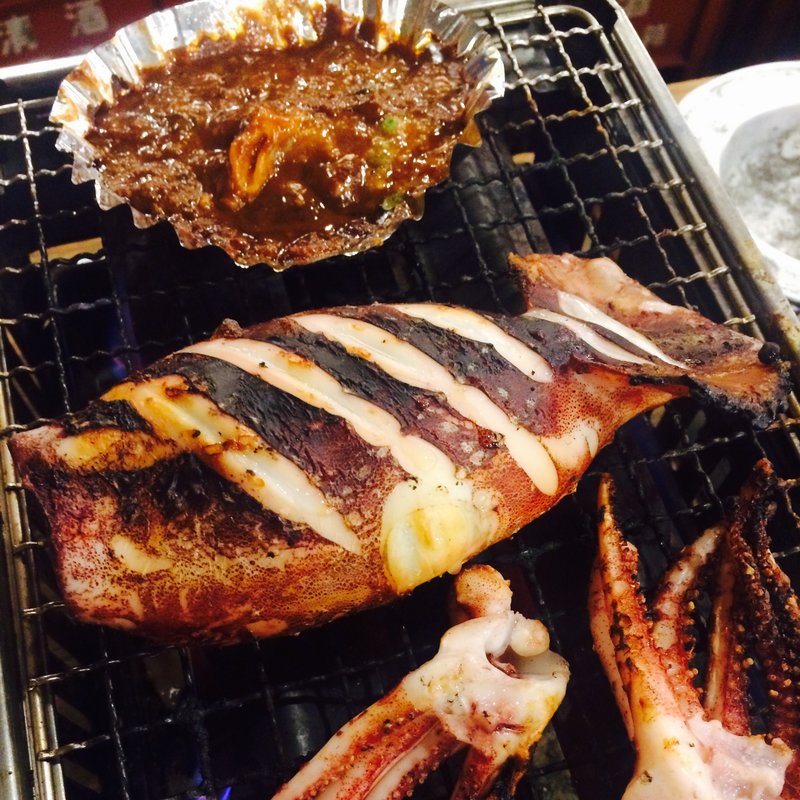 【浜焼き】イカ丸焼き わた付き(曙町 場内酒場 立川 )