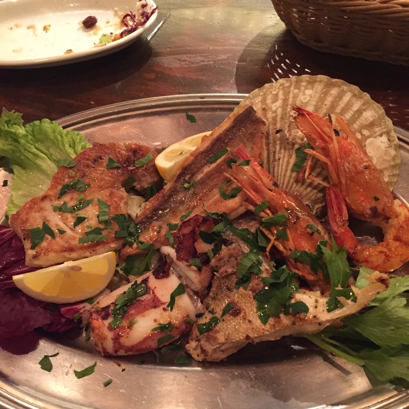 海の恵！魚介類のグリリアータ・ミスタ（ミックスグリル）(タロス （Tharros）)