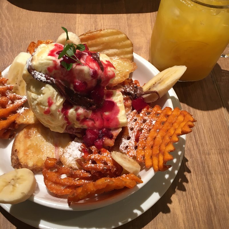 ヌテラバナナチョス(WIRERD CAFFE ルミネ大宮店)