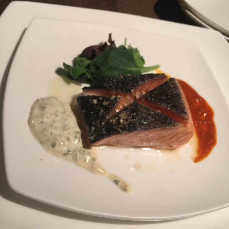 サーモンロースト　レムナードソースキャビア添え (SAKU （サク）)