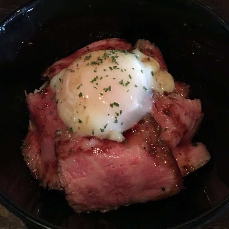 ローストビーフ丼(カフェ&バー ライフ )