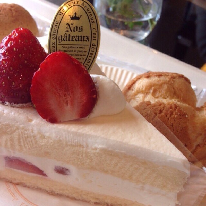 あまおうショートとあまおうシュークリーム(果子乃季 下松店)