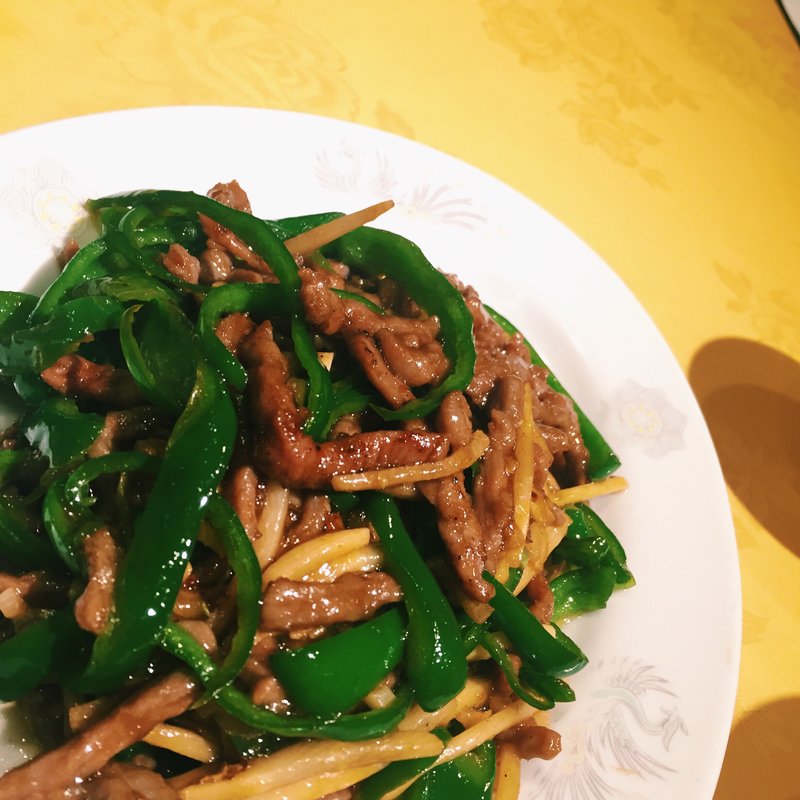 青椒肉絲(中国料理 外苑飯店)