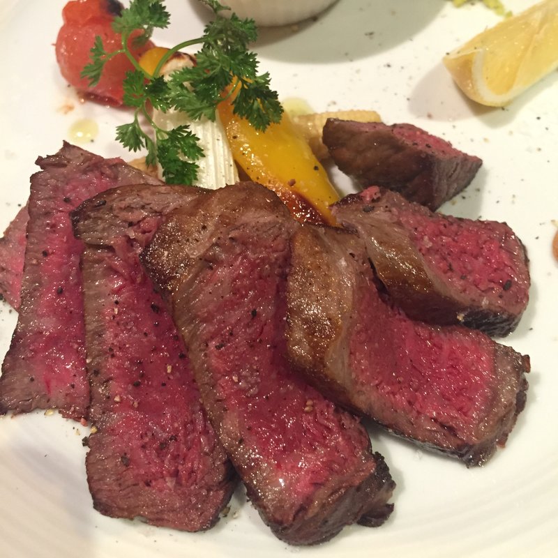 和牛イチボ肉のステーキ(IRISH PUB BOOTIES)