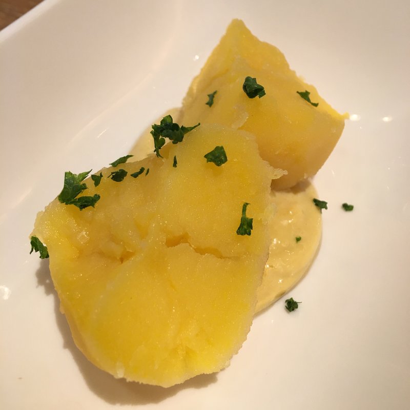 インカの目覚めコンソメ煮 アイオリソース添え(赤白 （KOHAKU）)