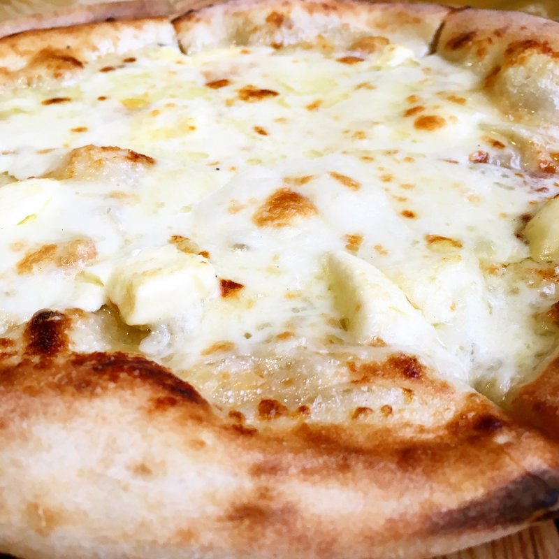 クワトロフォルマッジ(ロッシーニピザ)