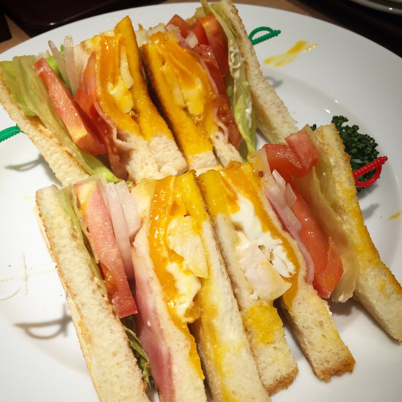 クラブハウスサンドセット(CAFE＆BAKERY MIYABI 橋本店 （カフェ＆ベーカリー ミヤビ）)