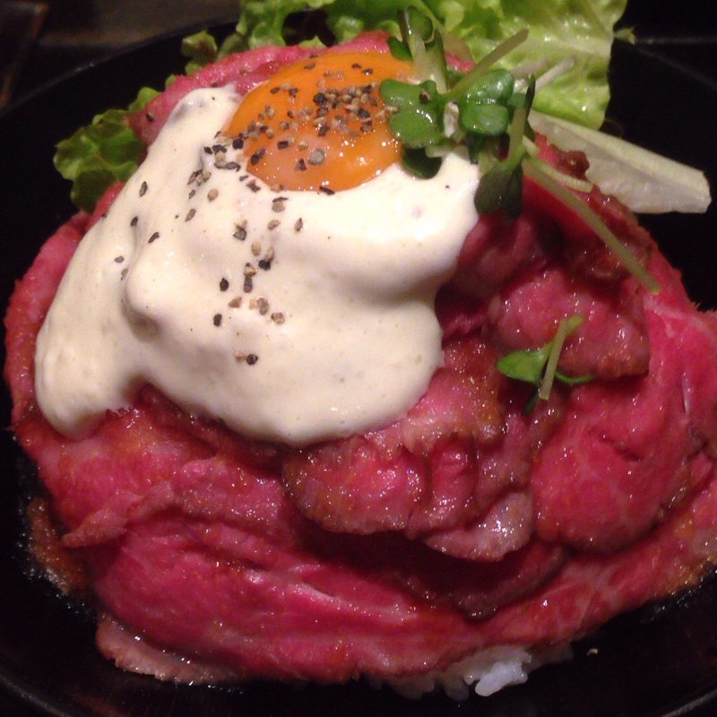 ローストビーフ丼(red hot)