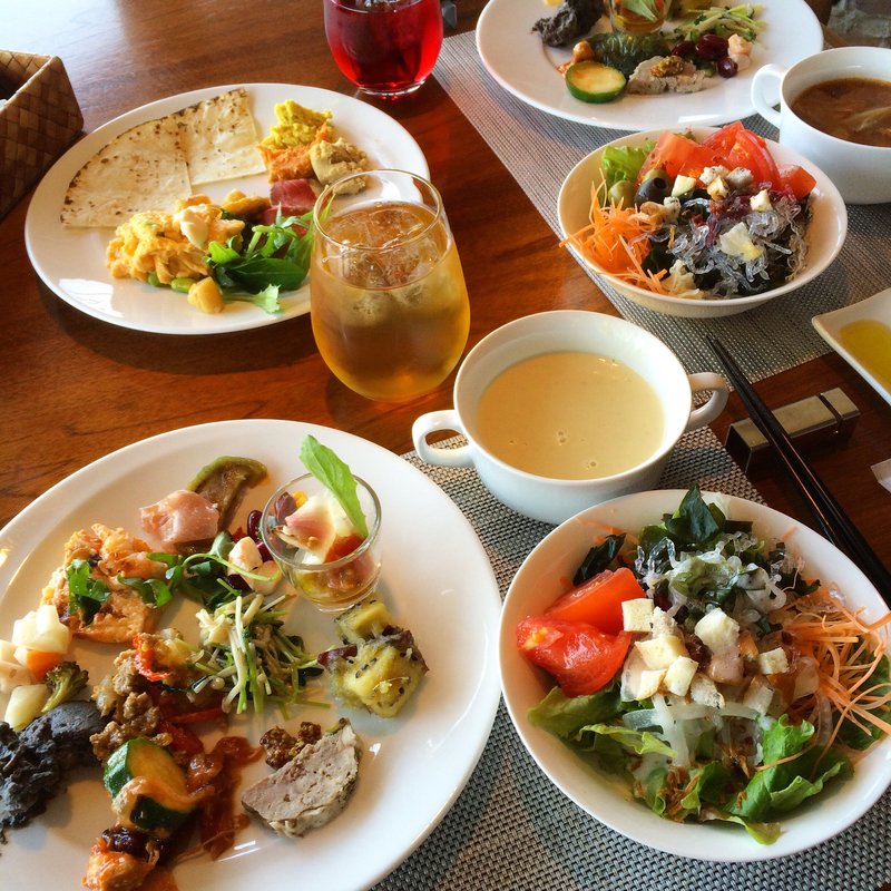 【土日】ブッフェメインディッシュデザートの贅沢ランチ！ (CABANA （カバーナ）)