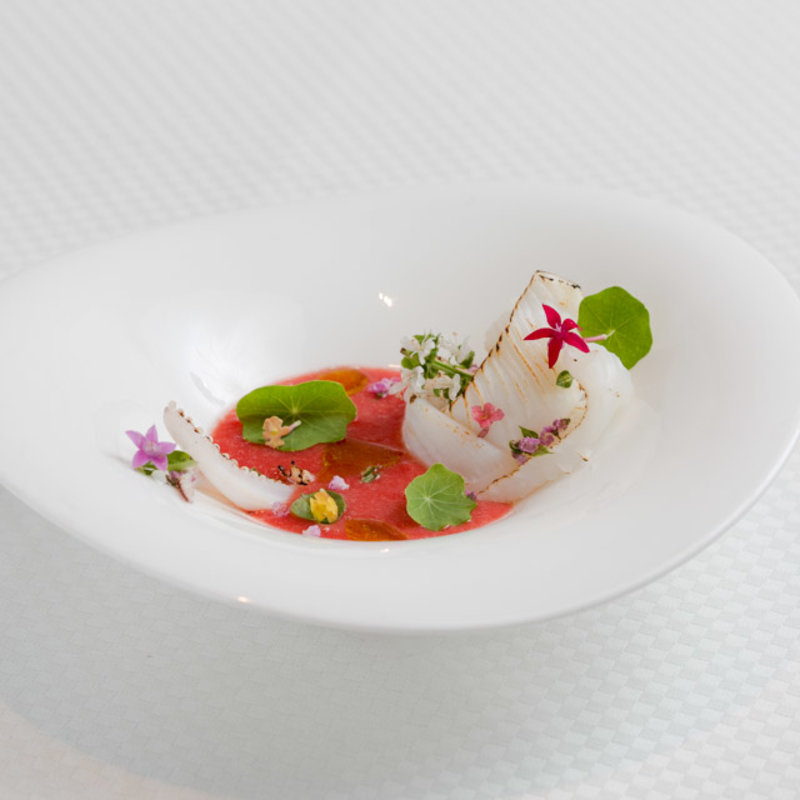 紋甲烏賊のグリル　季節のソースと共に(ラール・エ・ラ・マニエール)