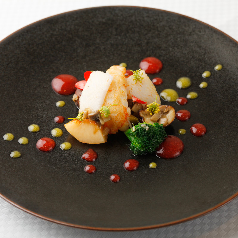 オマール海老とイカのグリル(ラール・エ・ラ・マニエール)