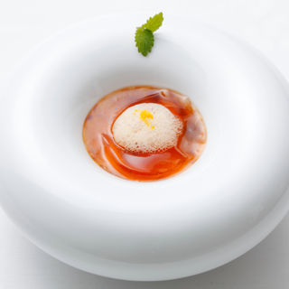カニ味噌のスープ仕立て(l’Odorante par Minoru Nakijin)