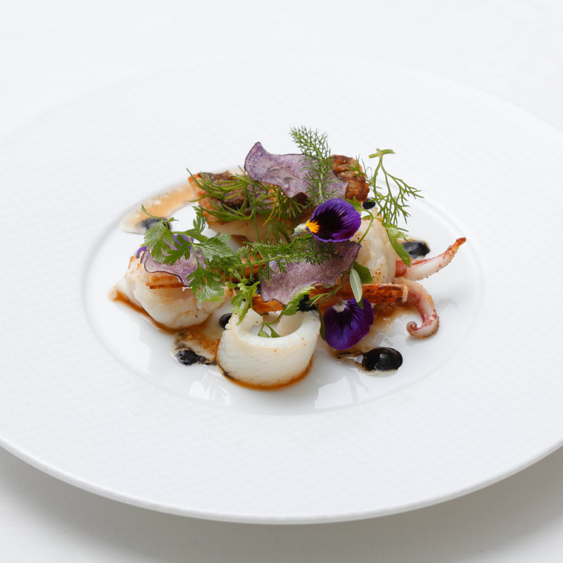 紋甲烏賊と野菜のグリル(l’Odorante par Minoru Nakijin)