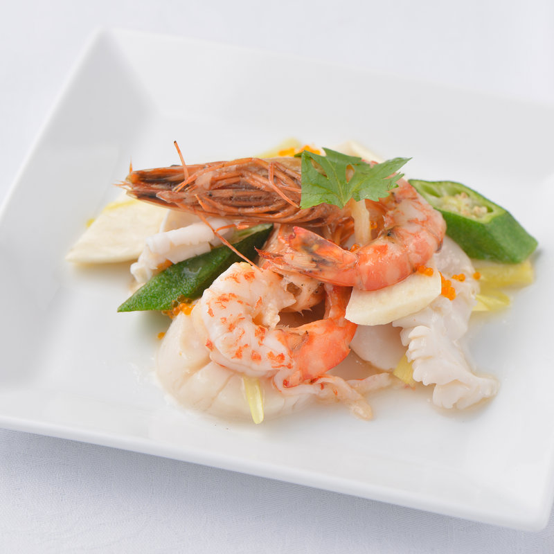 鮮魚の蒸し焼き(中国料理 XVIN （イクスヴァン 【旧店名】シェンロングランデ）)