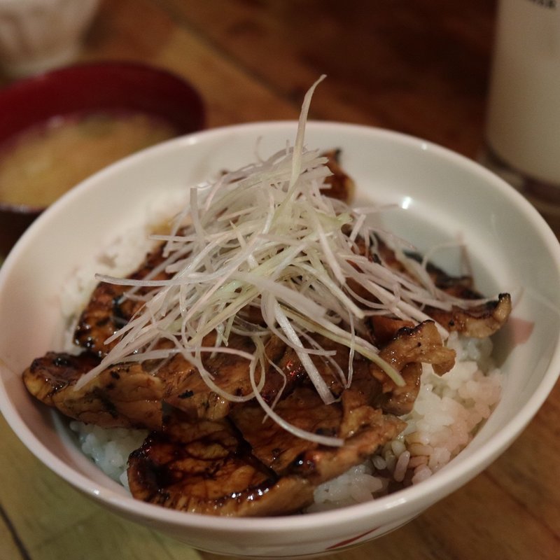 特製 豚丼(立呑 えびすけ （たちのみ えびすけ）)