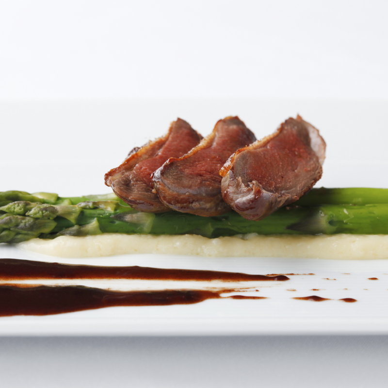 和牛のステーキ　アスパラ(ビーチェ 東京 （BiCE TOKYO）)