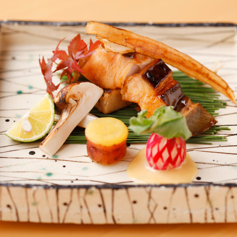 鰆の照り焼き　松茸とともに(寿司割烹 濤崎)