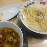 東京軍鶏の白湯つけ麺(食堂 七彩)