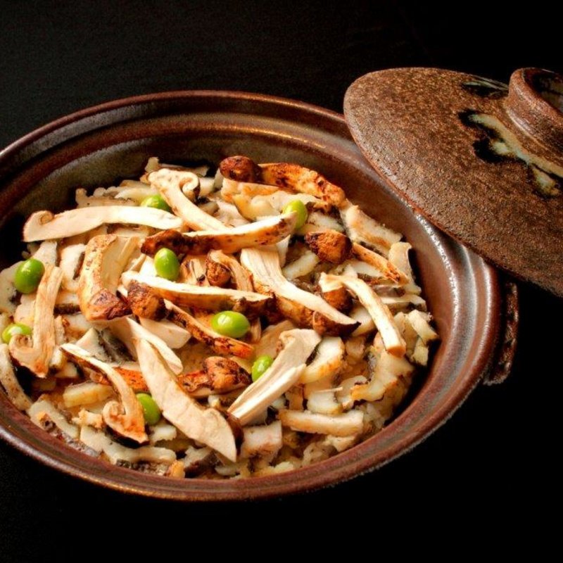 松茸と銀杏の土鍋(けせらせら)