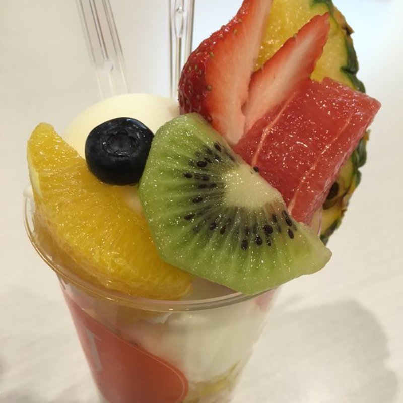 アイスフルーツパフェ(フォーシーズンズカフェ （FOUR SEASONS CAFE）)