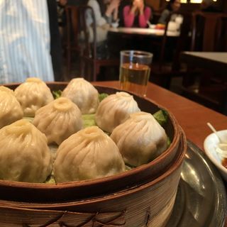小龍包(新亜飯店 芝大門店 (シンアハンテン 新亞飯店))