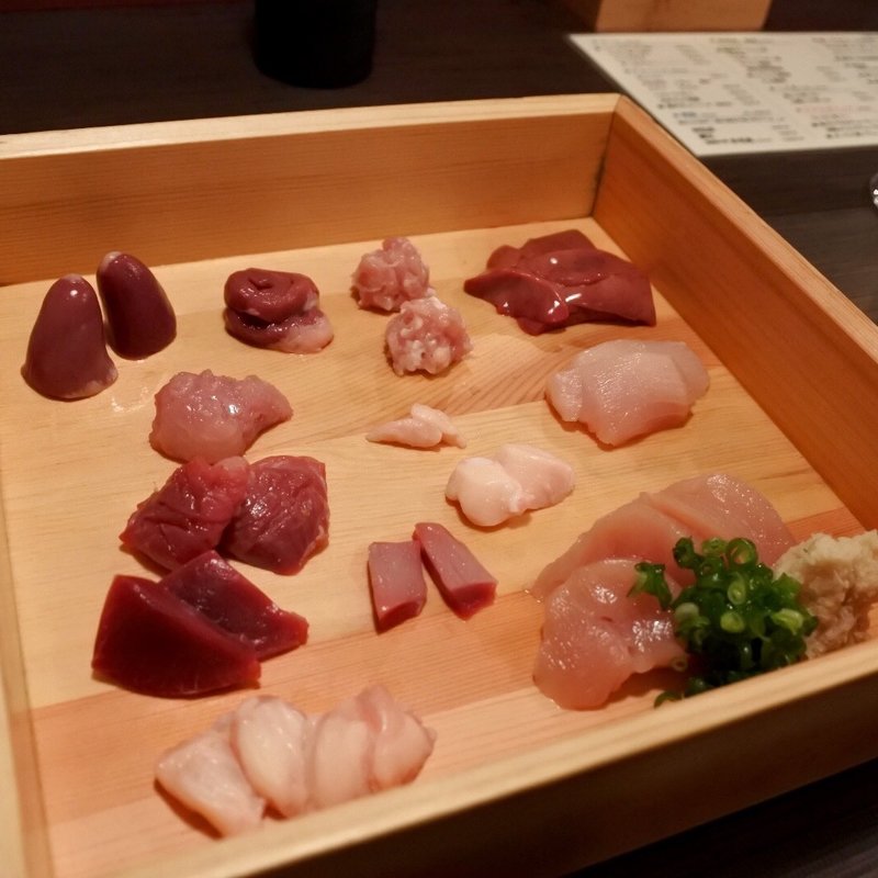 鶏刺し12種盛り