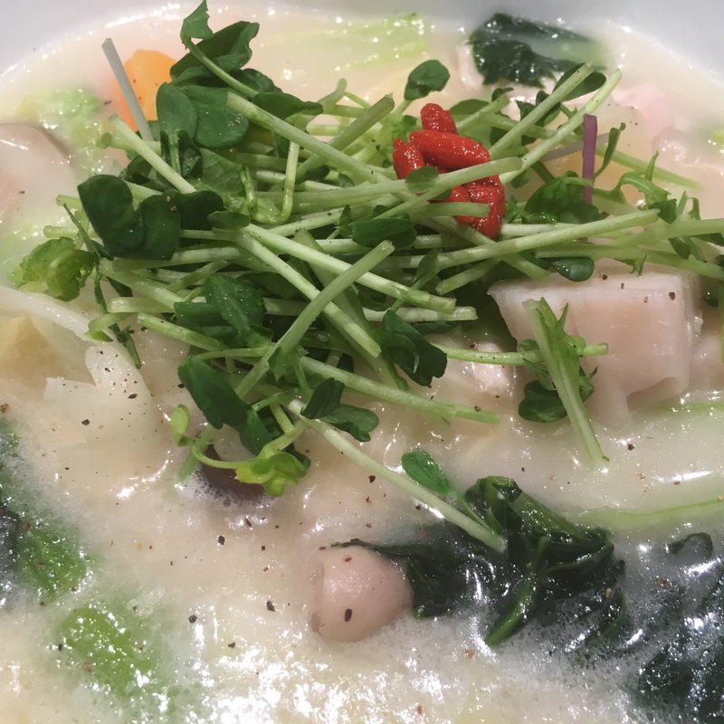 野菜たっぷり参鶏湯ラーメン(Vegeけなりぃ ecute品川South店 （ベジケナリイ）)