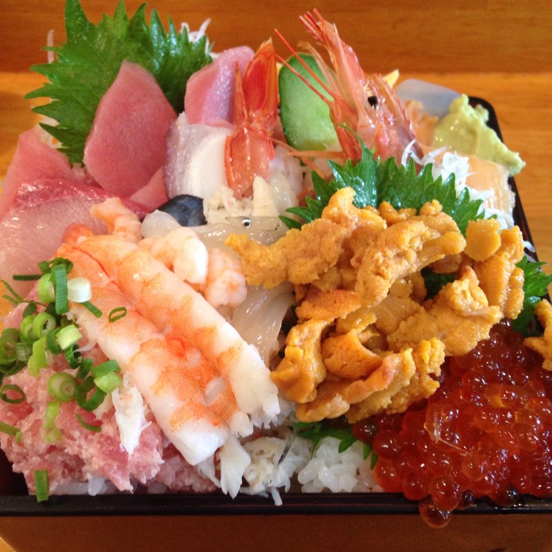 市場寿司丼(お魚やの市場寿司南部市場店)