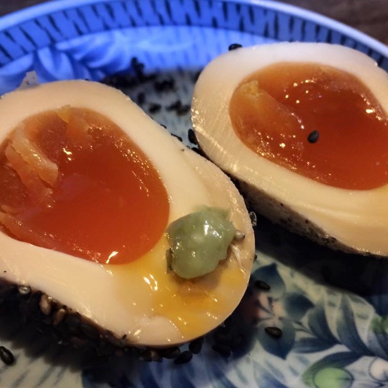 こだわり黒胡麻たまご(鶏と玉子のオオモリヤ)