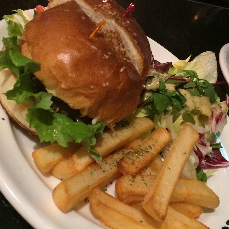 (カフェ＆バー ポコリット)