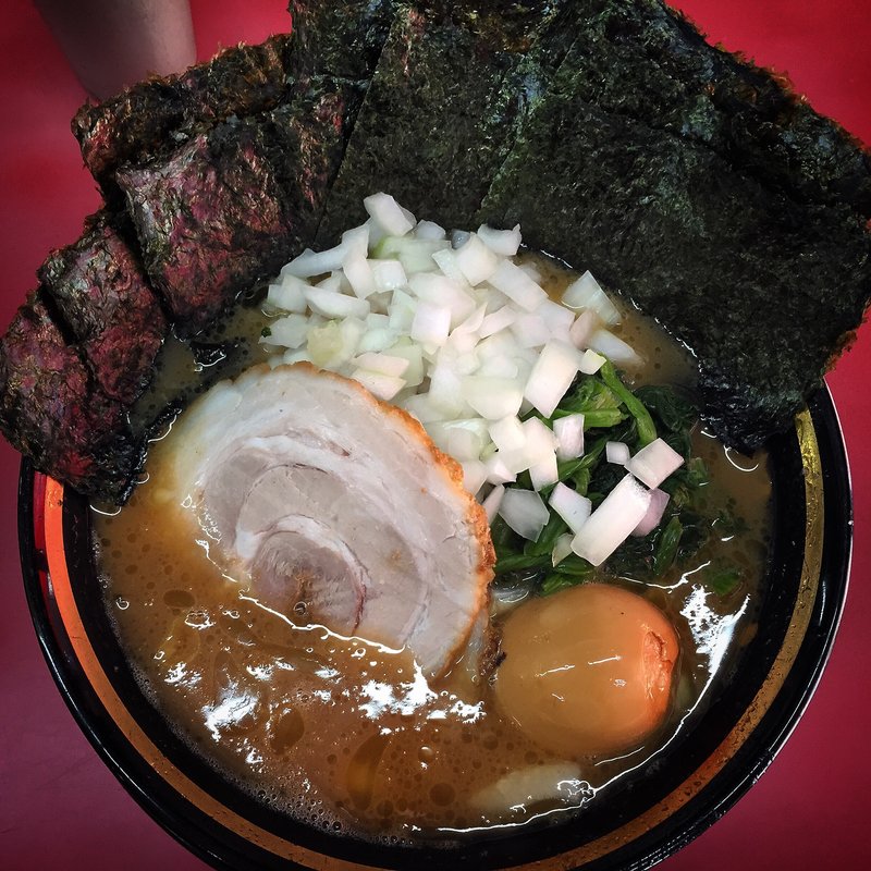 らーめん（のり・たまねぎ・たまご・豚バラ2枚）(王道家 （おうどうや）)