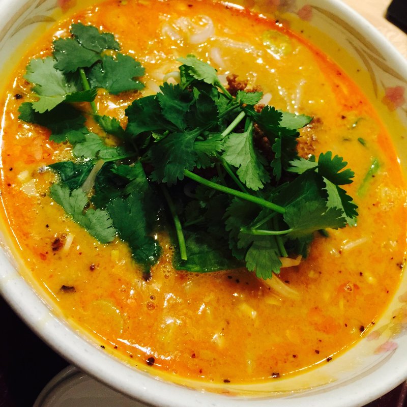 白ごま担々麺 パクチートッピング(龍宮 （リュウグウ）)