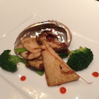 Stir-fried Abalone and Squid with XO Sauce(mal D'amour （マル　ダムール）)