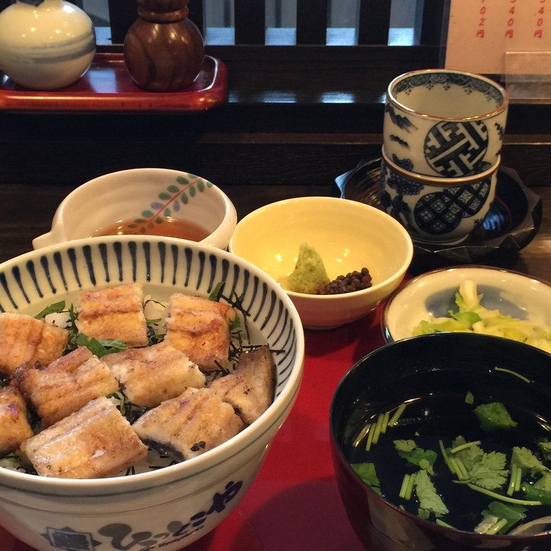 白焼き丼(ひょっとこや)