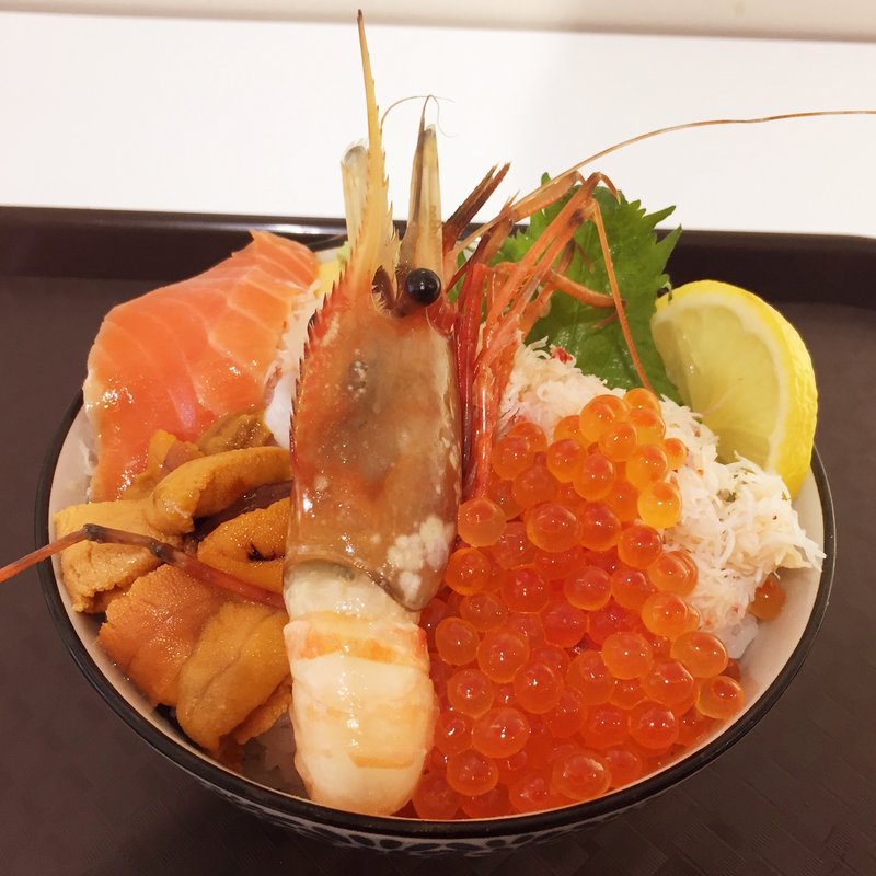 ボタンエビ大漁丼(みそ汁付)(食べ処あい田)