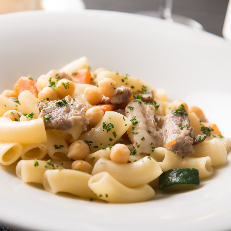 豚肉とソラマメのパスタ(Antibes 丸の内ブリックスクエア店(アンティーブ))