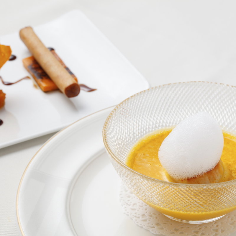 カボチャの蒸しスープ仕立て(ラ・ロシェル 南青山)