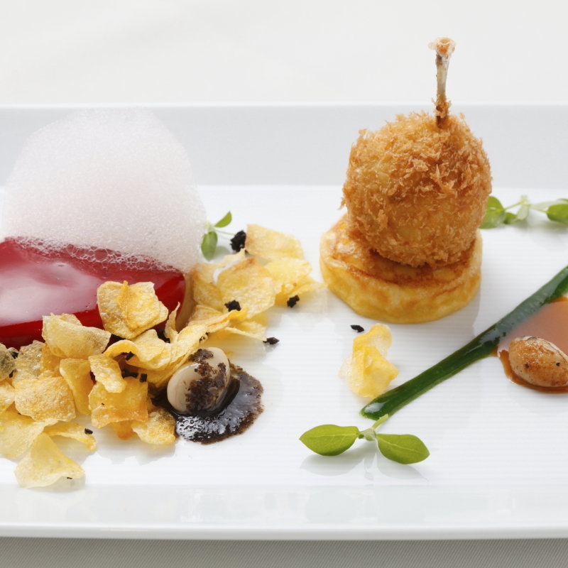 肉コロッケとベリーソース(ラ・ロシェル 南青山)