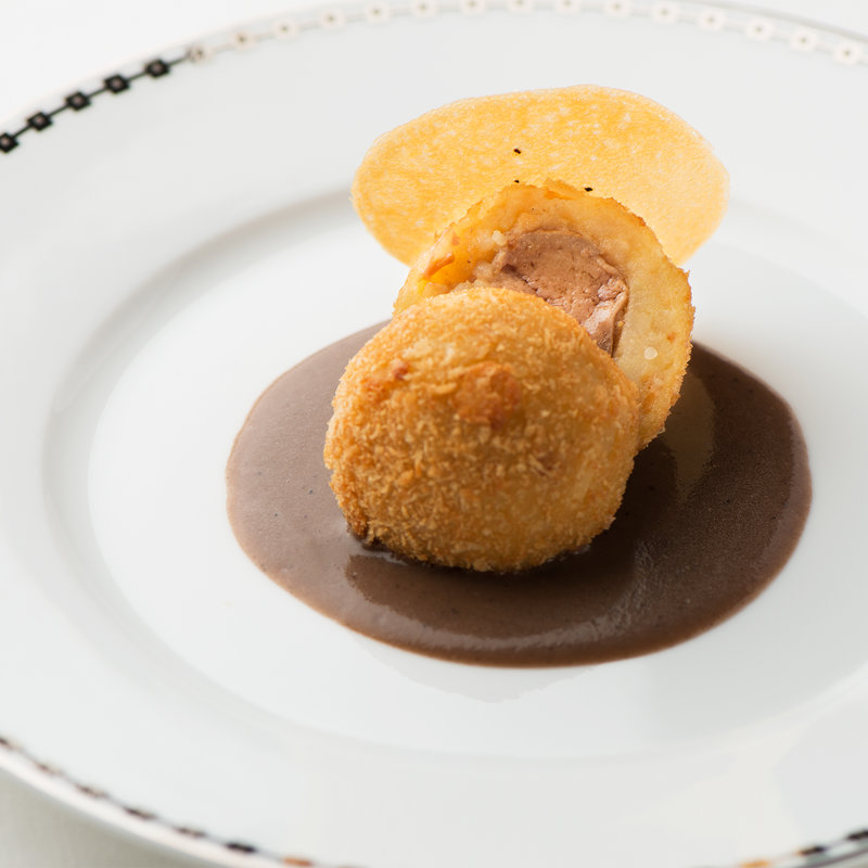 和牛のコロッケ仕立て(ラ・ロシェル山王)